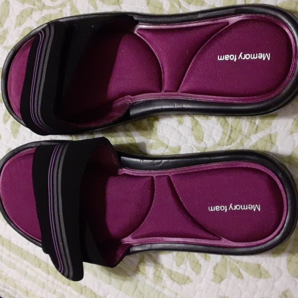 Memory Foam Sandals - Picture 1 of 4